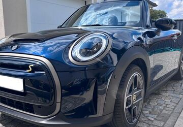 Mini Andere 3.712 km 53.900 &euro; Mengkofen 84152