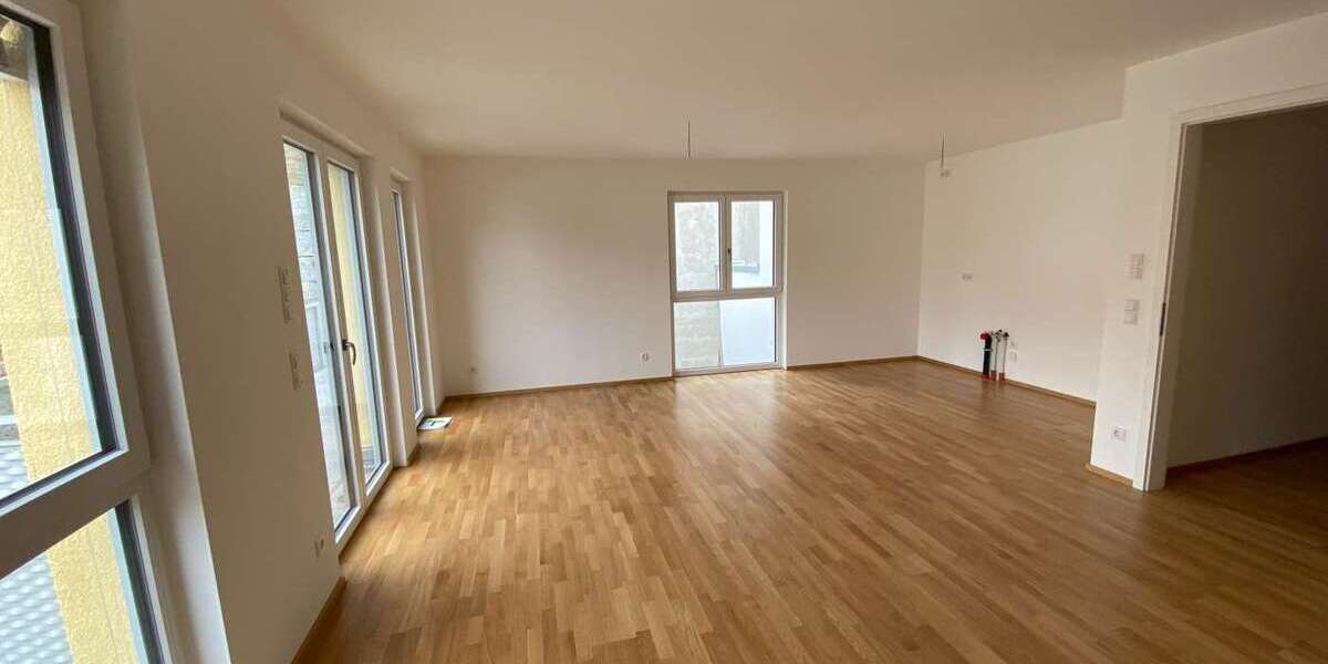 Etagenwohnung Landshut Moniberg - 3 Zimmer, 121 m&sup2;, 1.500&euro; | Angebot:26382491