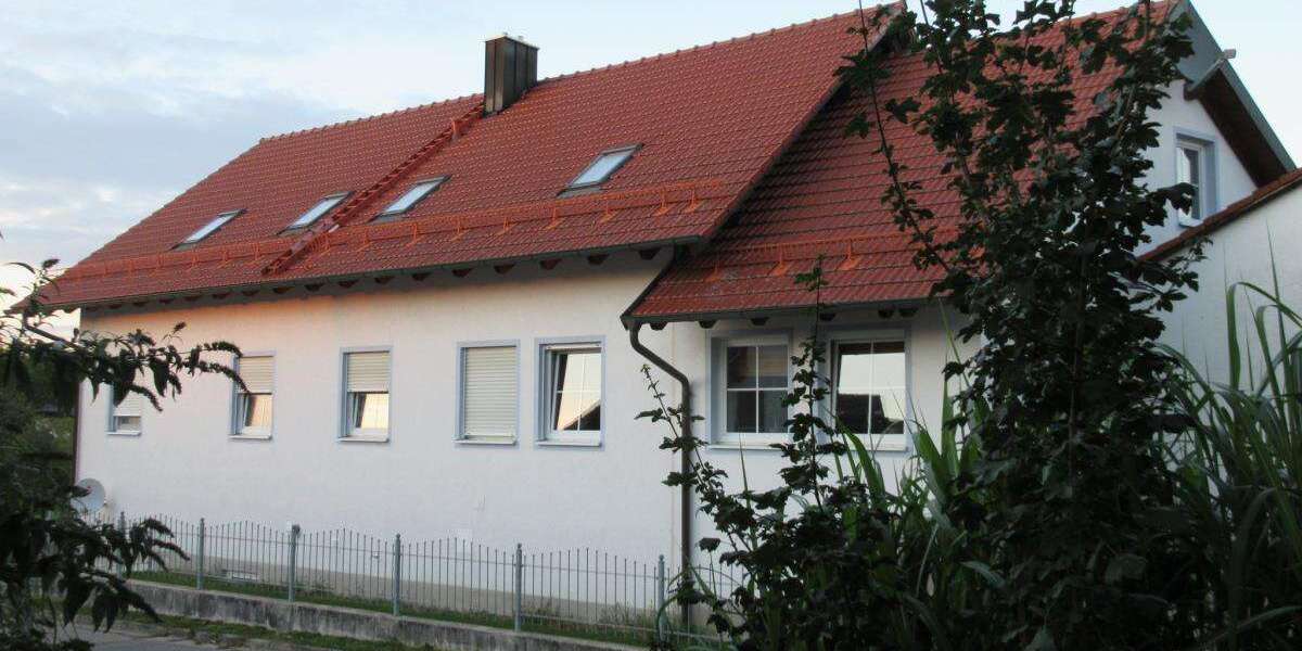 Etagenwohnung Bruckberg - 4 Zimmer, 120 m&sup2;, 1.150&euro; | Angebot:26738403