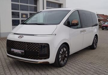 Hyundai STARIA 142.500 km 33.490 &euro; Landshut 84030