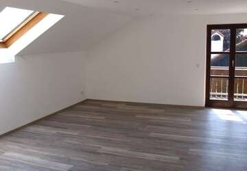 Wohnung Vilsheim - 3 Zimmer, 95 m&sup2;, 900&euro; | Angebot:27096344