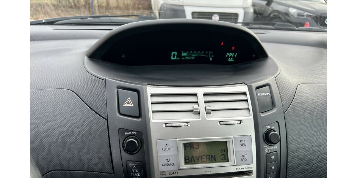 Toyota Yaris Sol D4D 1.4 D Klima Euro4 1.Hand 256.700 km 2.800 &euro; Altdorf 84032